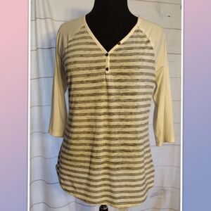 Weavers XL Soft 3/4 Sleeve White Sleeves Torso Is Grey And White Striped.